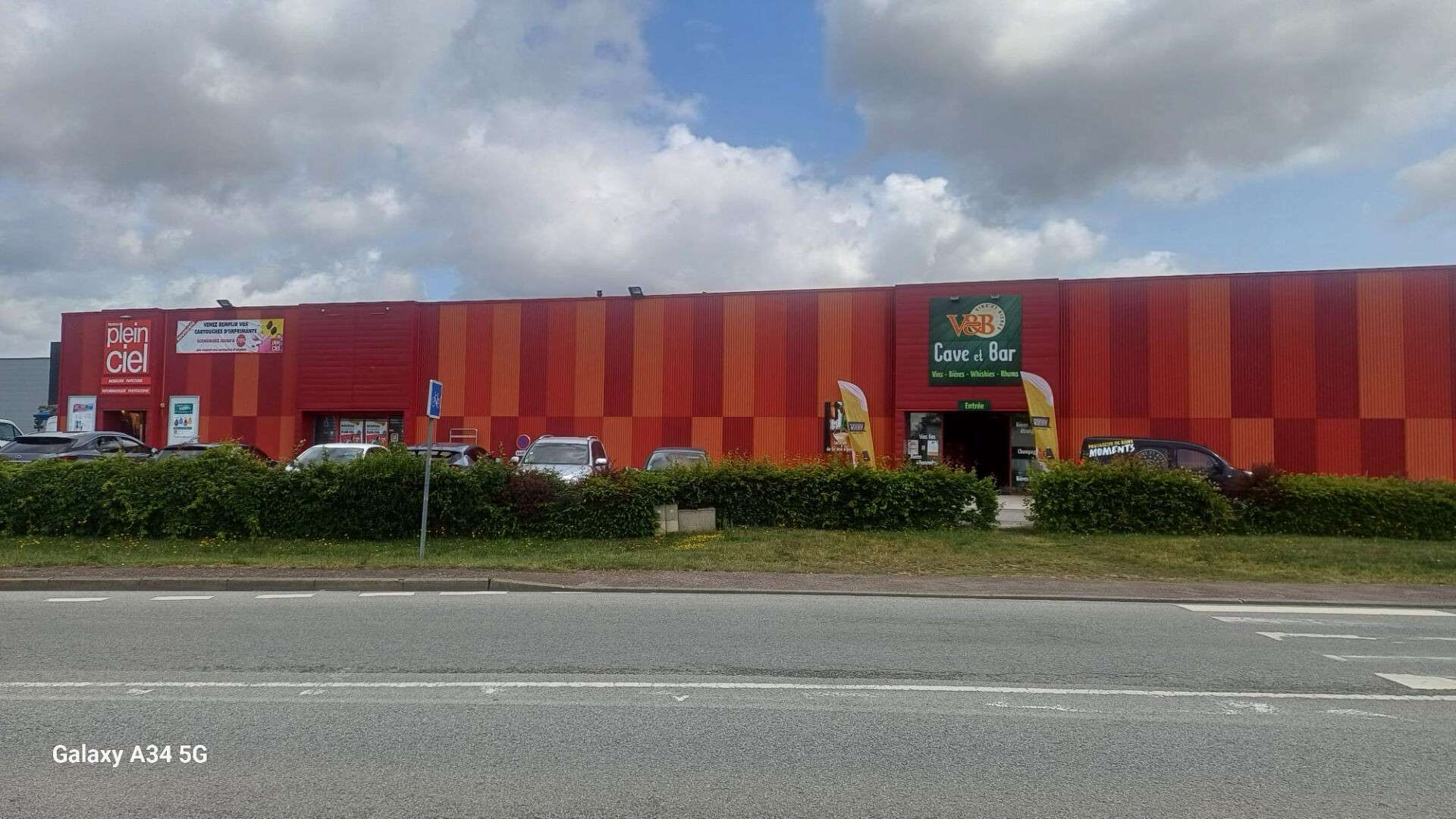 AV ensemble commercial 1100m² sur Alençon