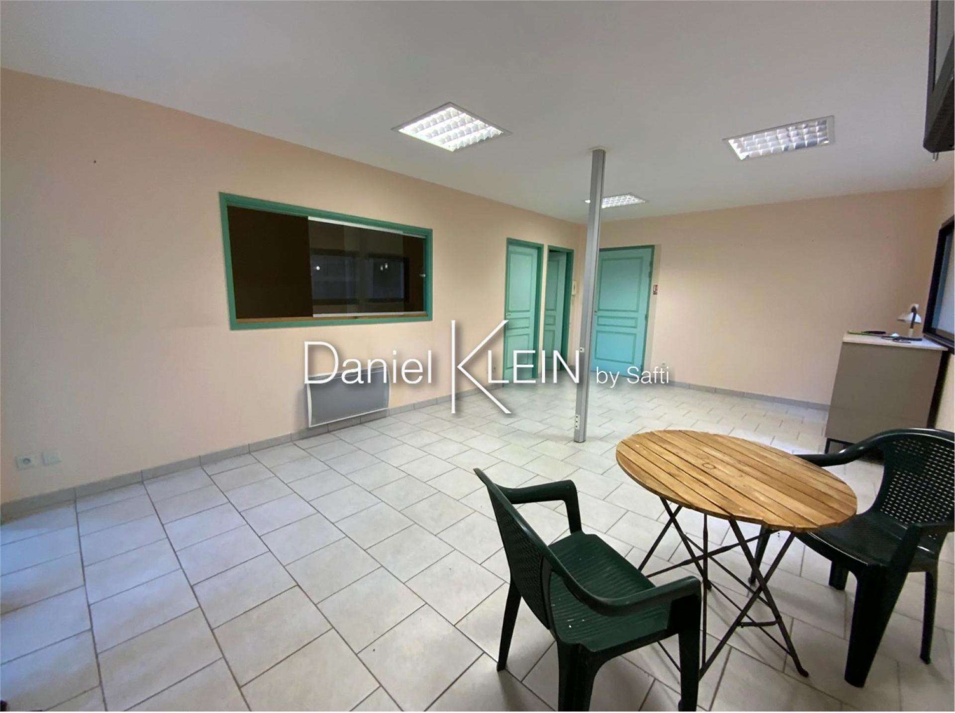 Bureaux 68m² climatisés R+1 ascenseur Tourrettes