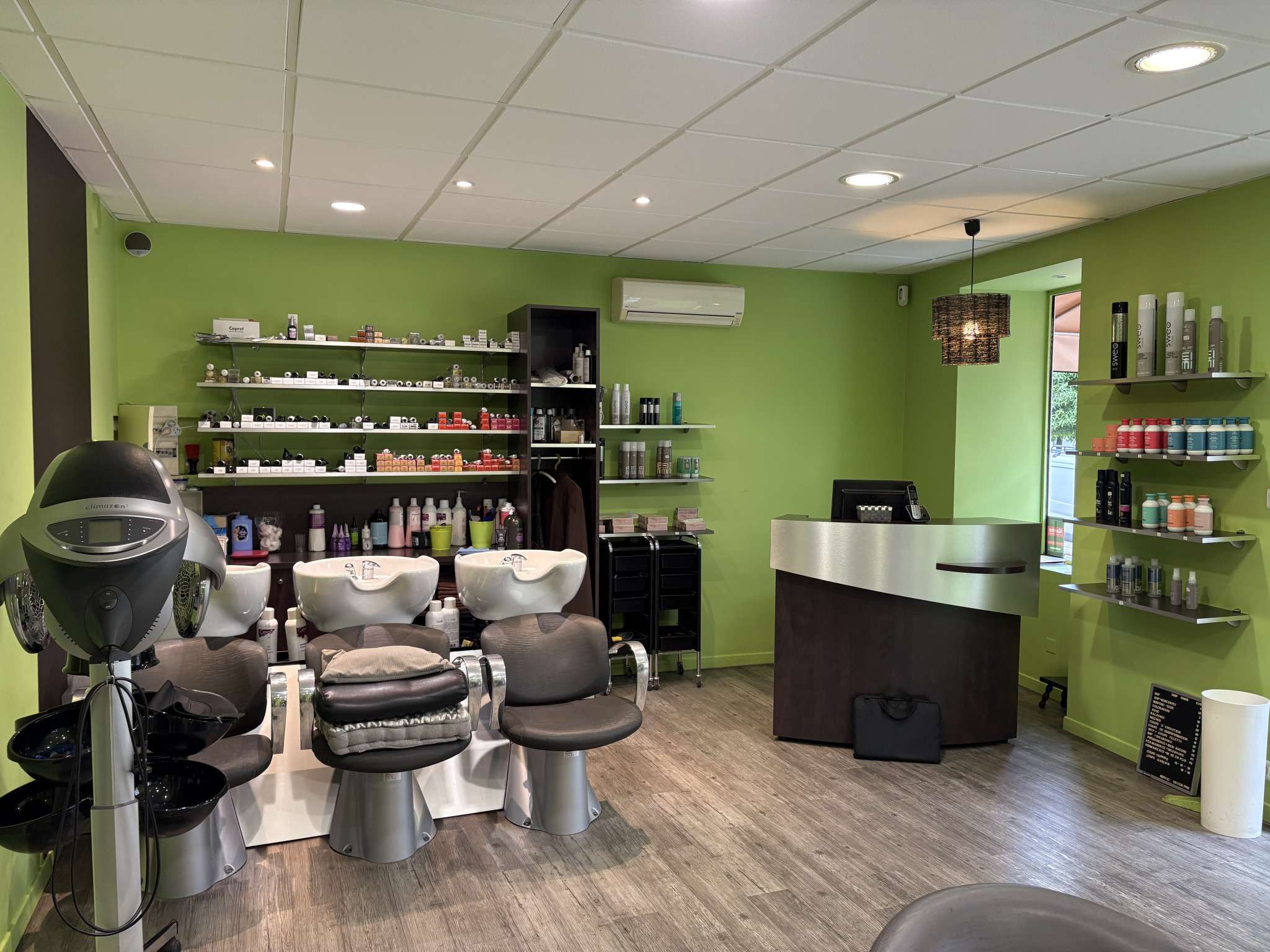 Vente salon de coiffure refait récemment à Cuisery