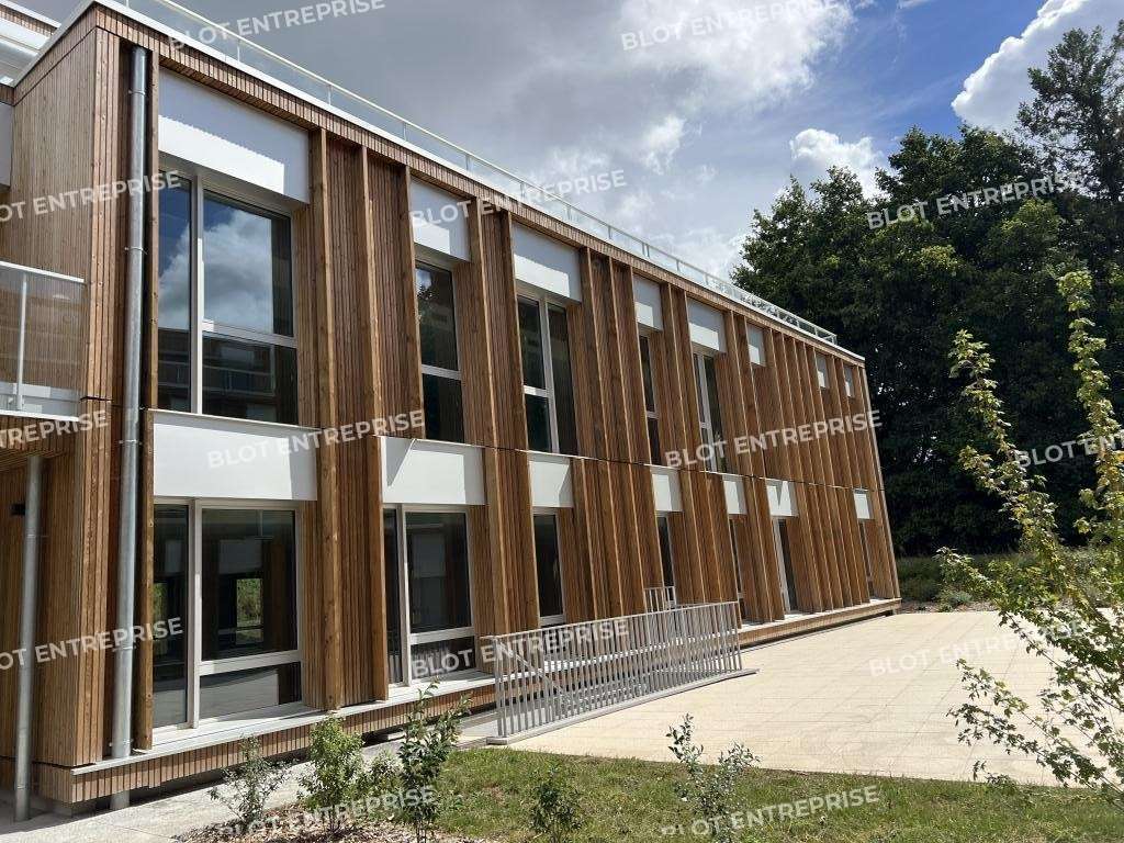A louer bureaux 381m² Saint-Jacques-de-la-Lande