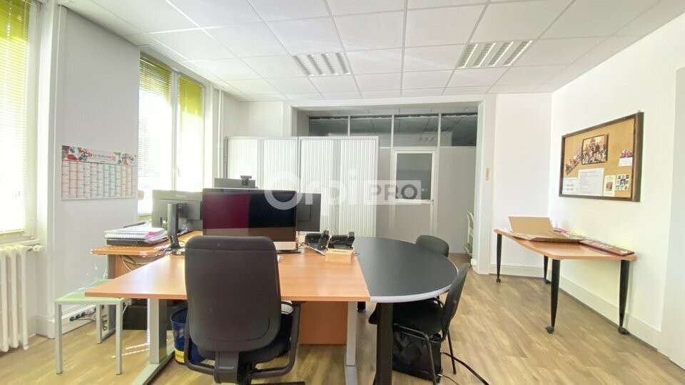 Local d'activité 1140m² à vendre à Colmar 