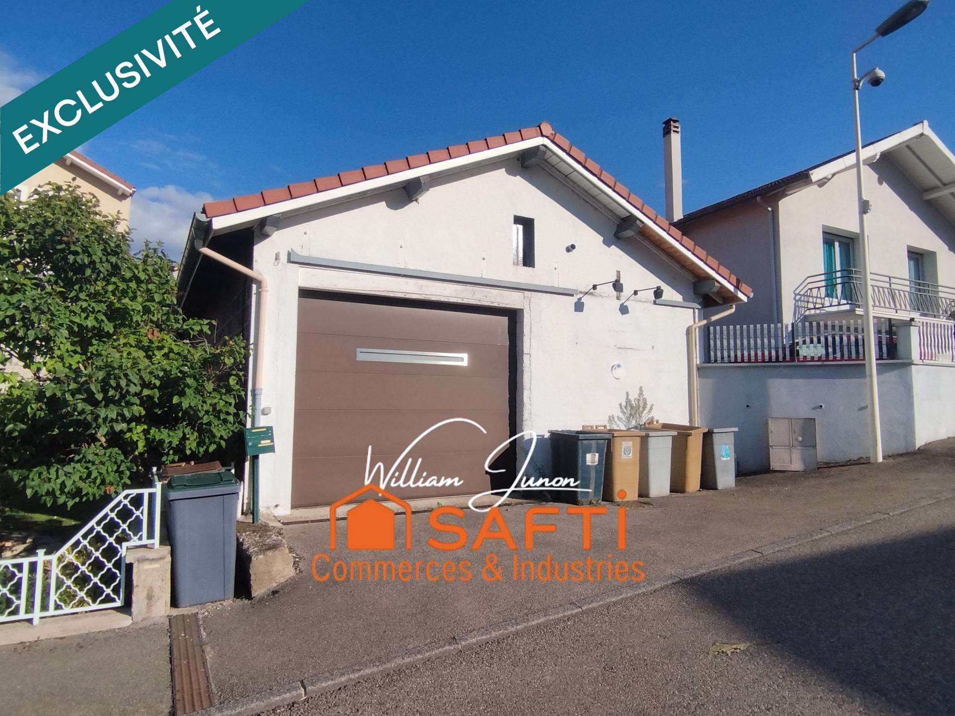 A vendre local professionnel polyvalent à Fraisses