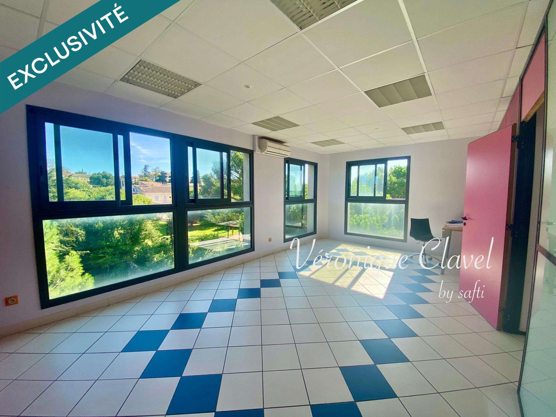 Très beau local ou bureau 65m² à vendre à Uzès