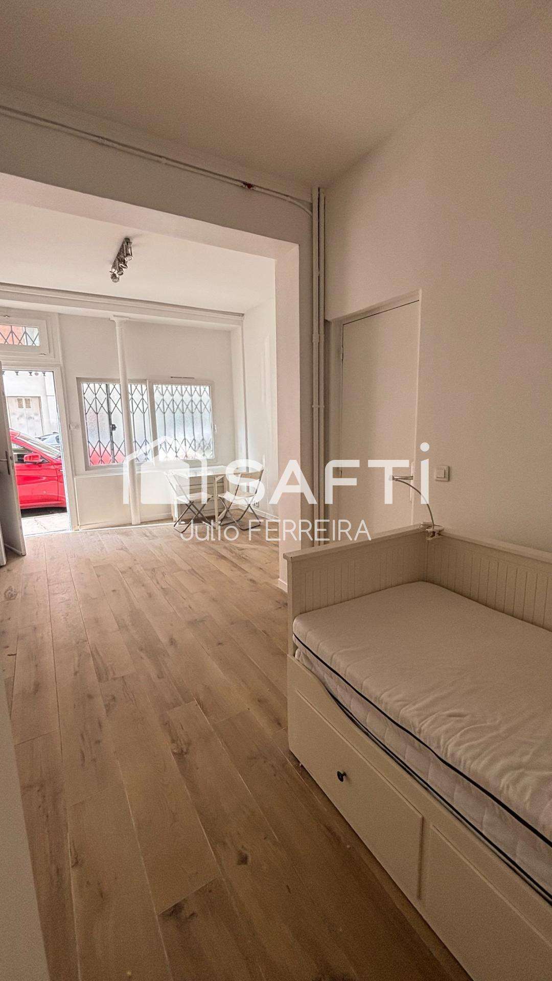 A vendre local commercial/studio à Paris 17e