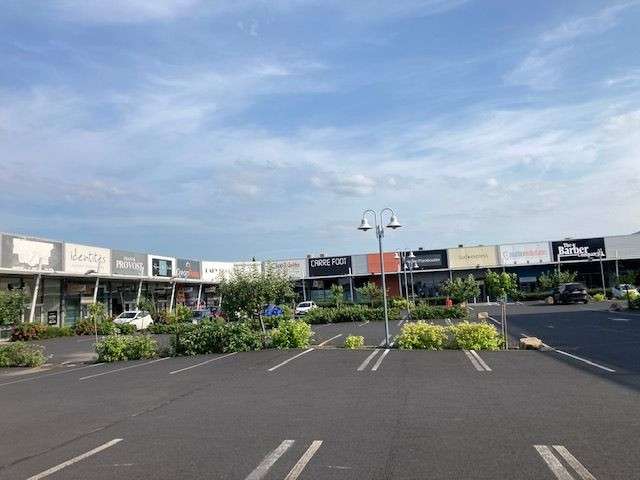 A céder local commercial 224m² empl strat Aubière