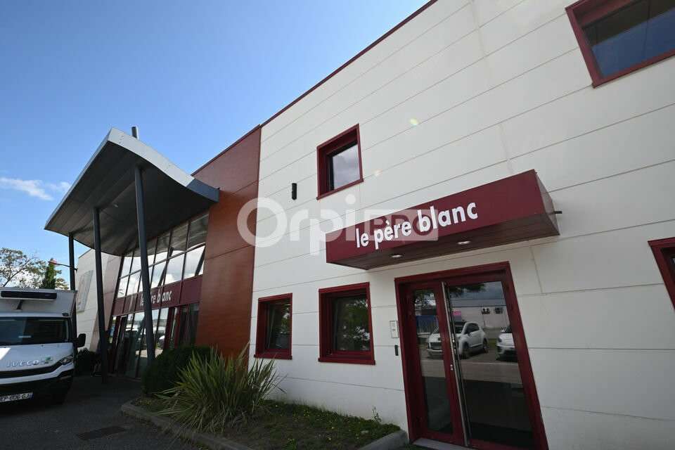 Bureaux à louer 137m² à Corbas