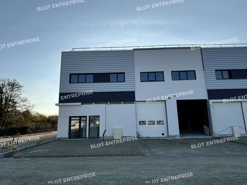 A louer cellule d'activités neuve 257m² Nantes Sud