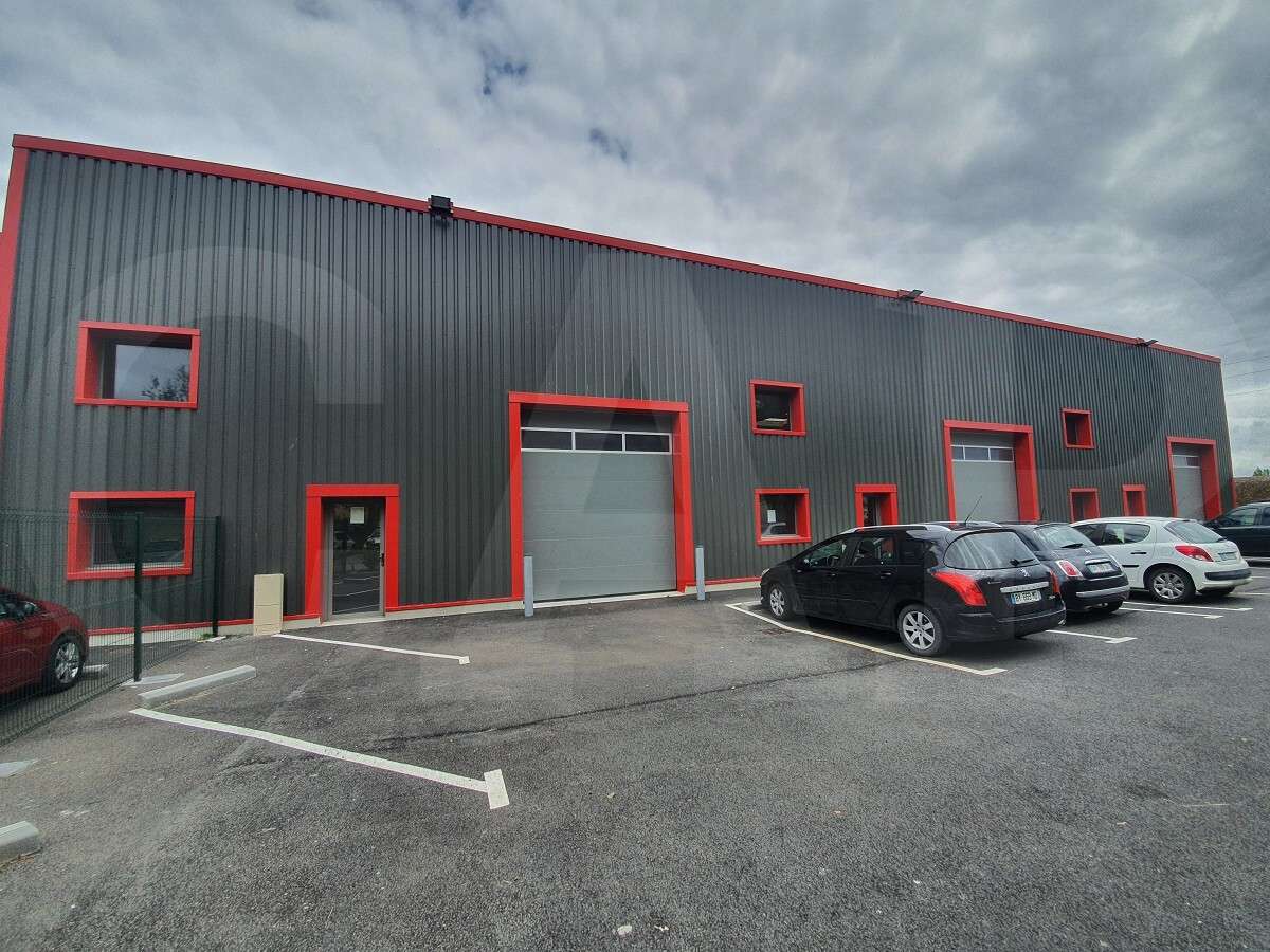 A louer local d'activités neuf 285m² à St Malo