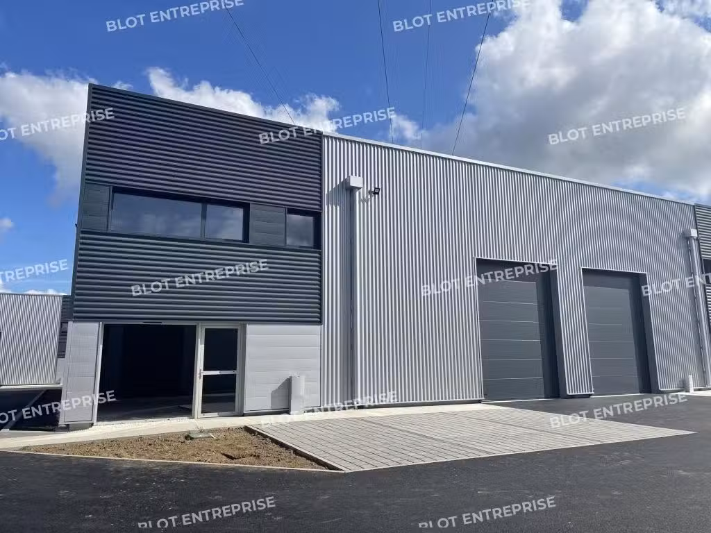 A vendre cellules 1070m² à Saint-Jean-de-Boiseau