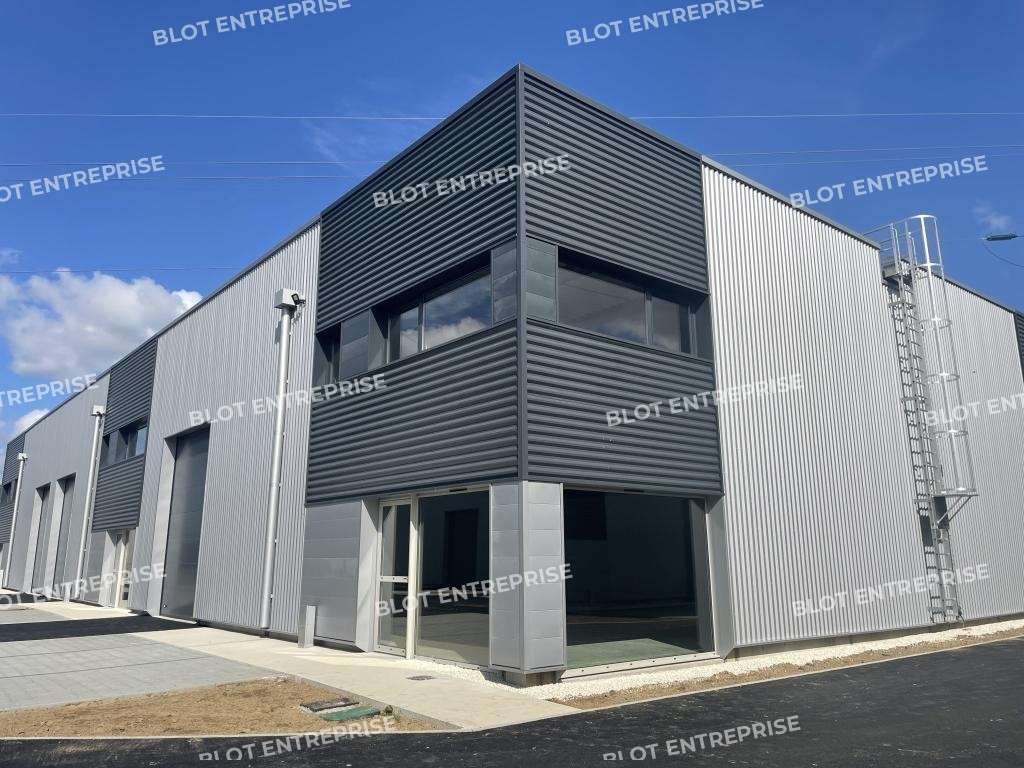AV local d'activités 234m² à Saint-Jean-de-Boiseau
