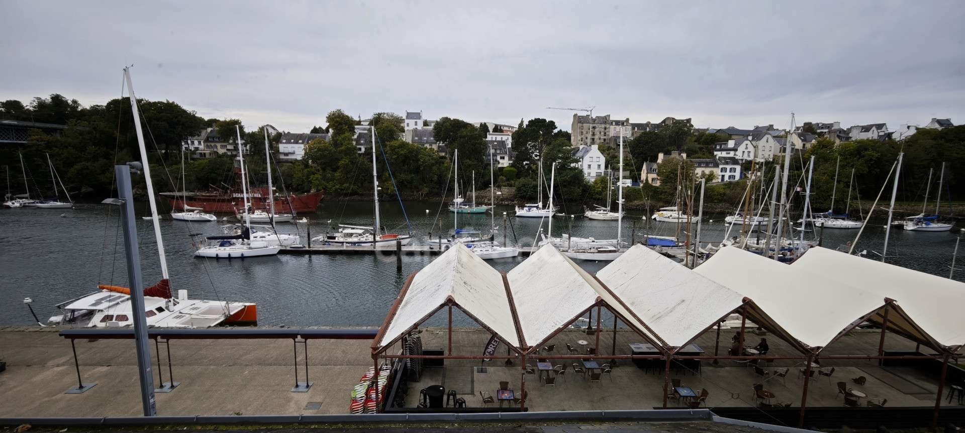 Local commercial potentiel quai du port Rhu