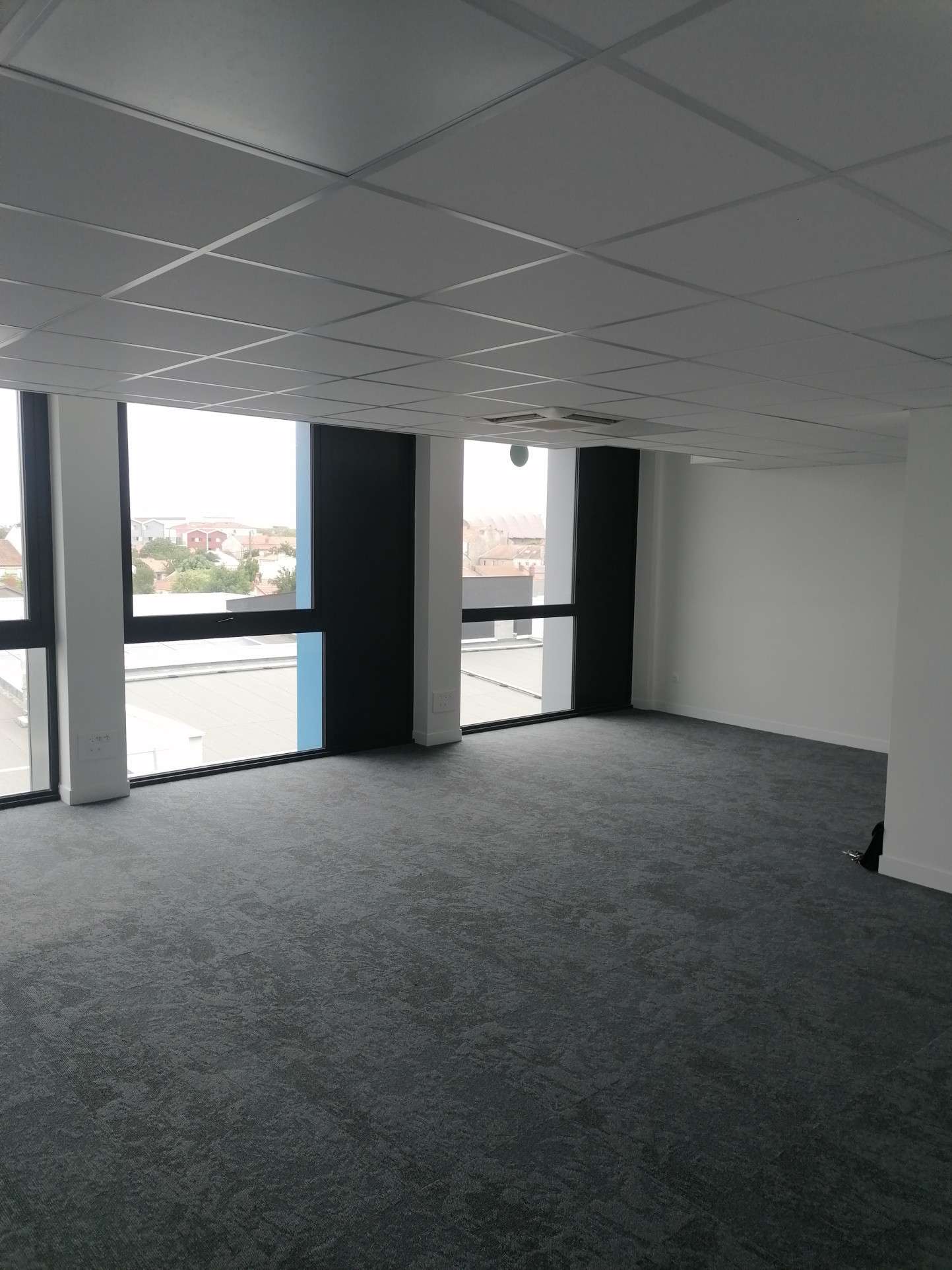 A louer bureaux confortables 60m² ZFU la Rochelle