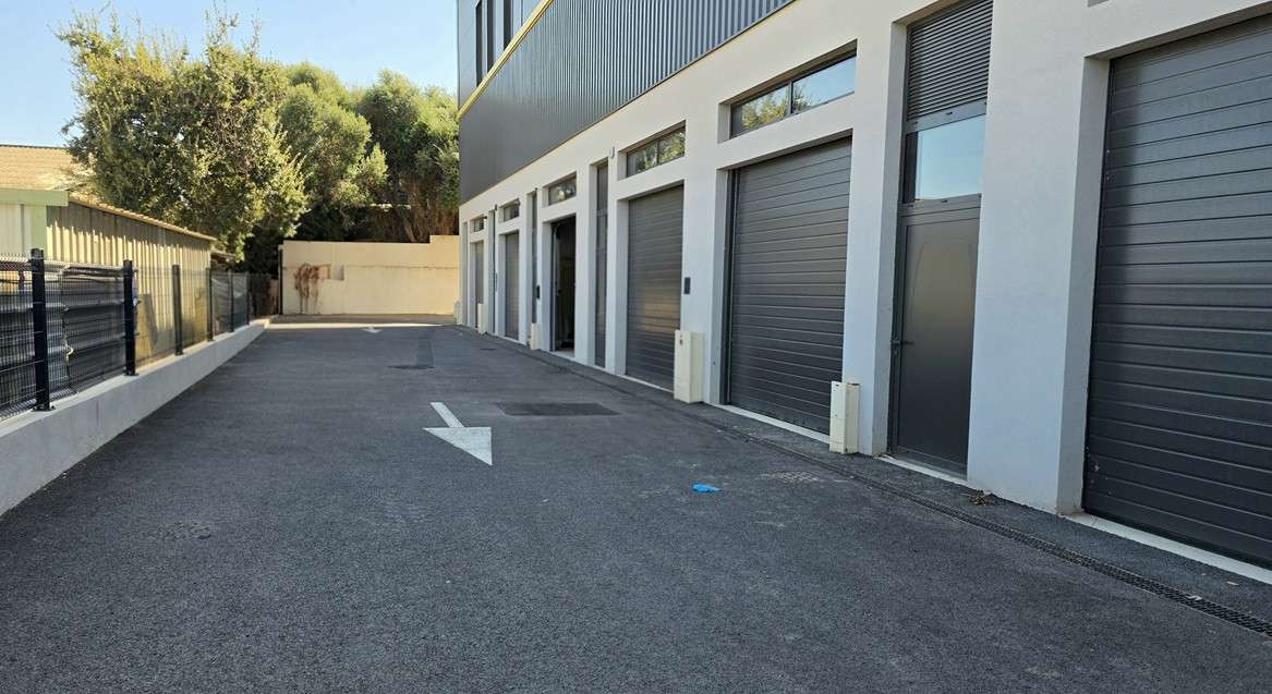 Vente local d'activité 135m² ZA Six Fours