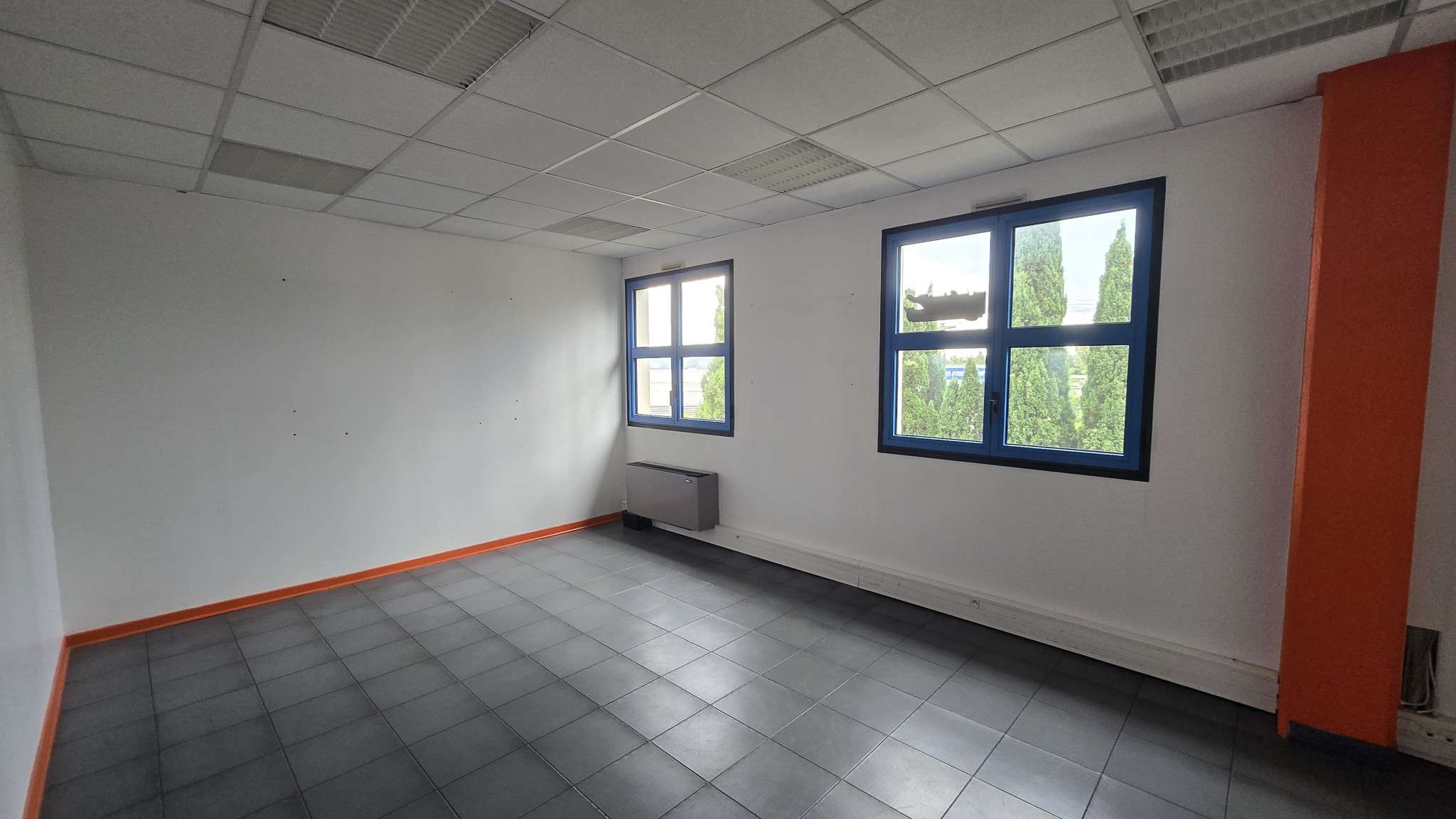 A louer bureaux 90m² ZI de La Garde