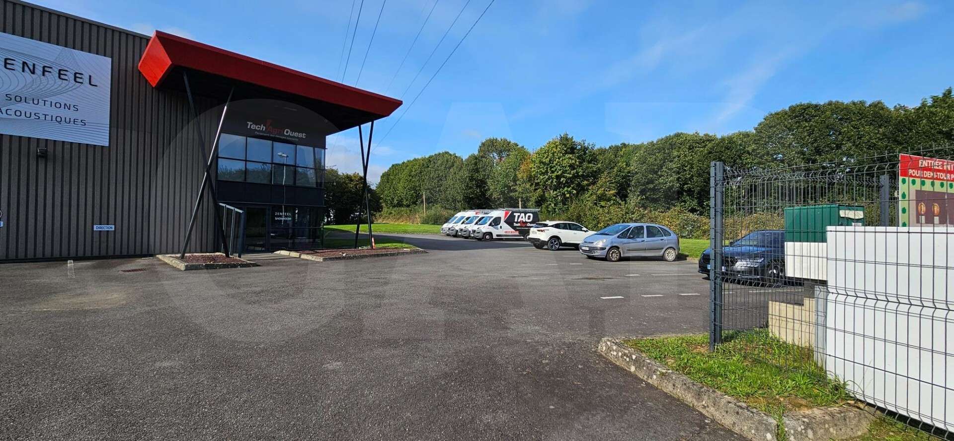 A louer local 1200m² à Melesse axe Rennes St-Malo