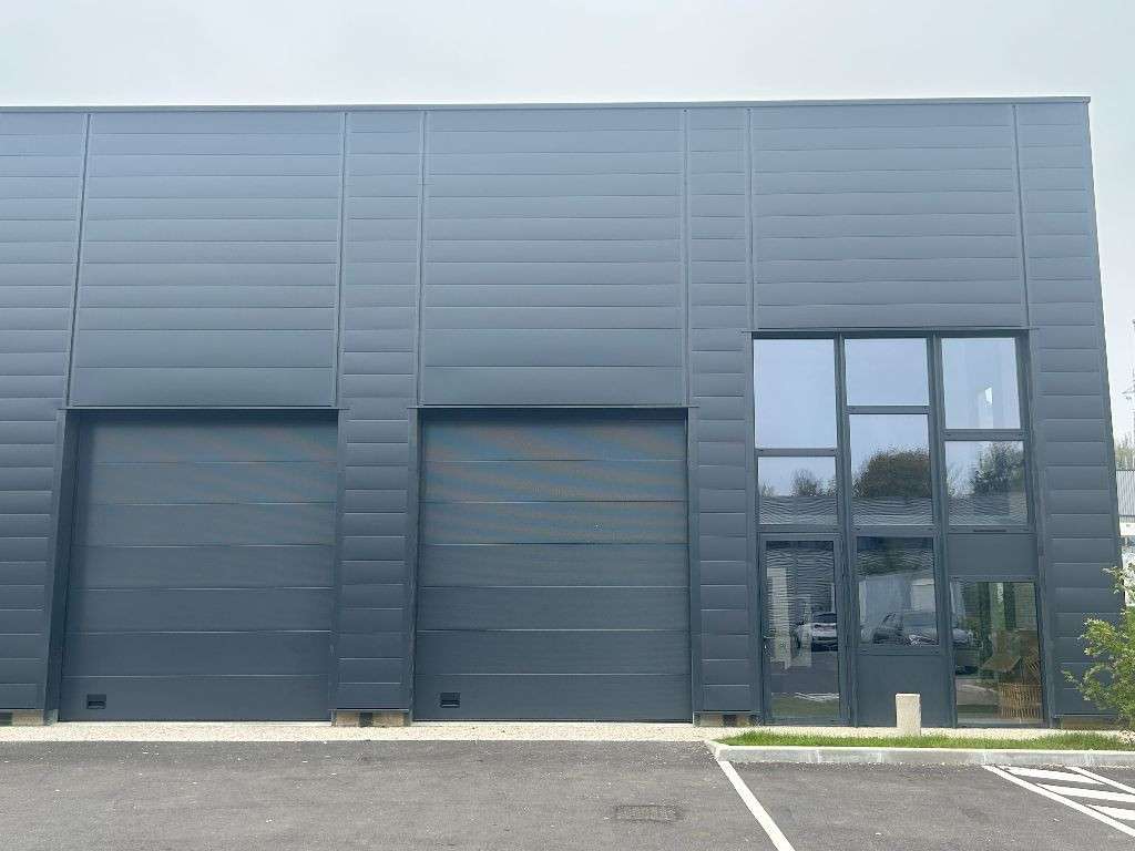 Local artisanal 279m² neuf à vendre à Trévoux