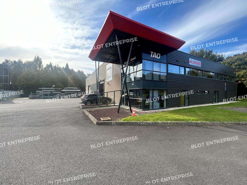 A louer local industriel 1200m² sur 5000m² Melesse
