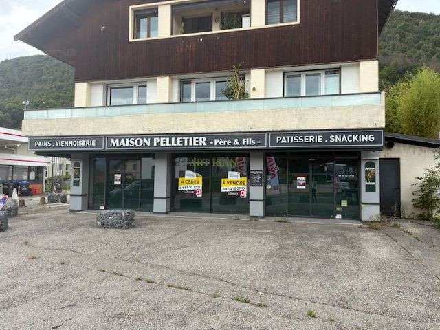 Local 211m² à louer à Sévrier Route d'Albertville 