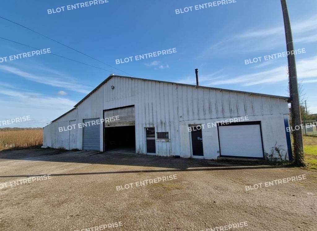 A vendre local 500m² sur 2000m² à Naizin