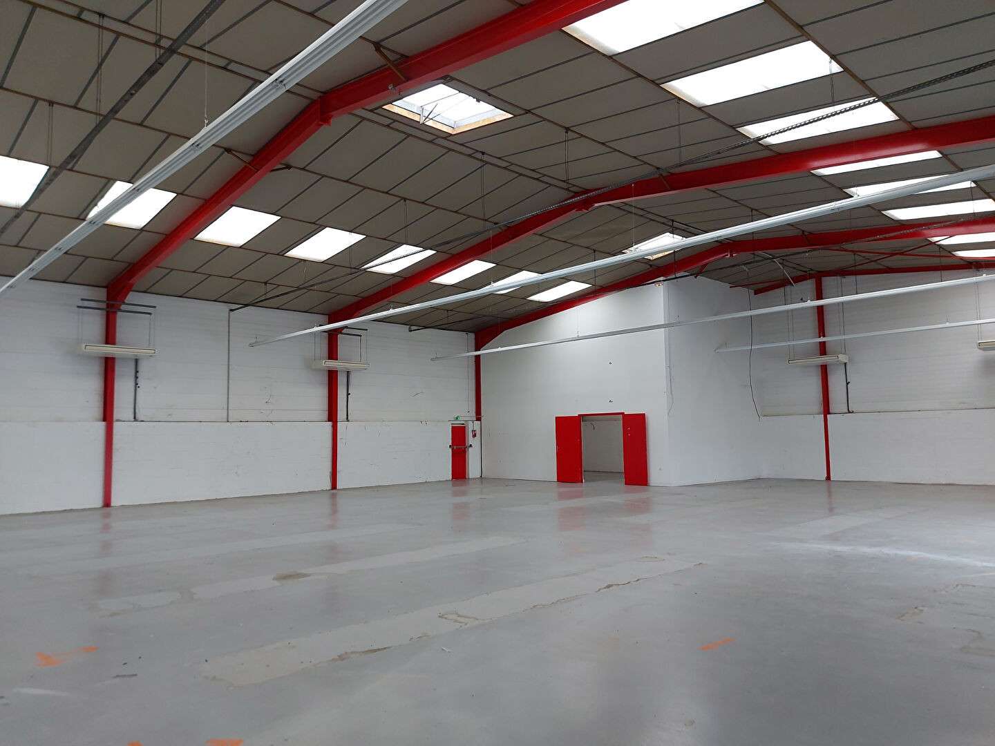 À céder locaux d'activités 766m² agglo Laval