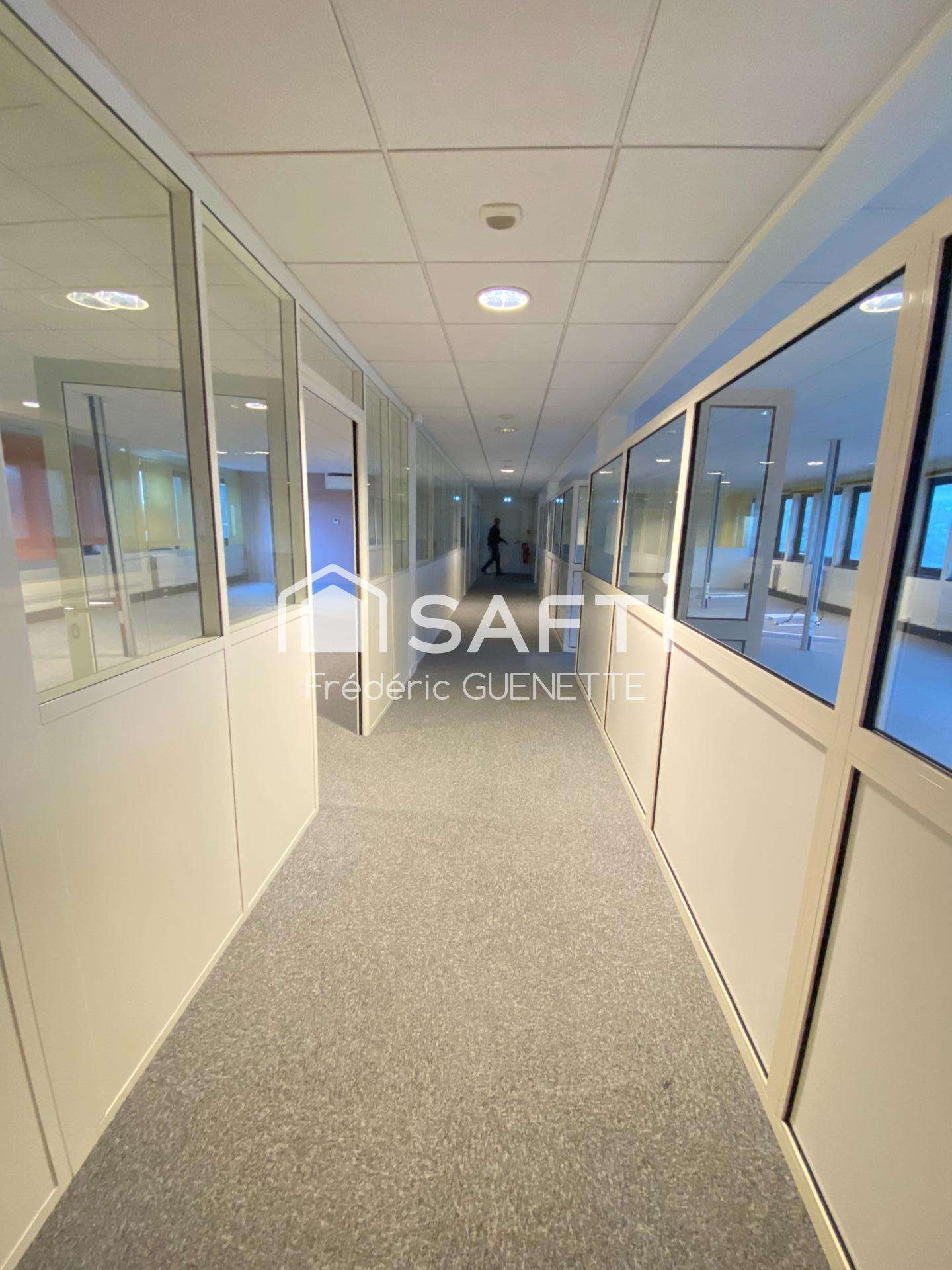 Vente bureaux 1658m² sur 2 niveaux + parking Niort