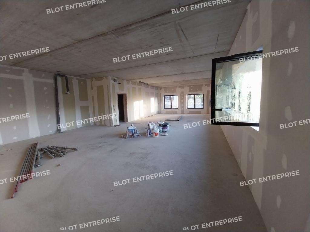 A louer bureaux neufs 95m² à Brest Kergaradec  