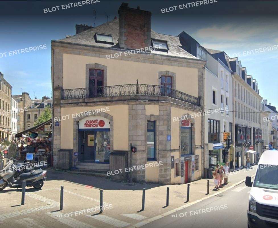 A louer locaux 500m² empl N°1 au centre de Vannes