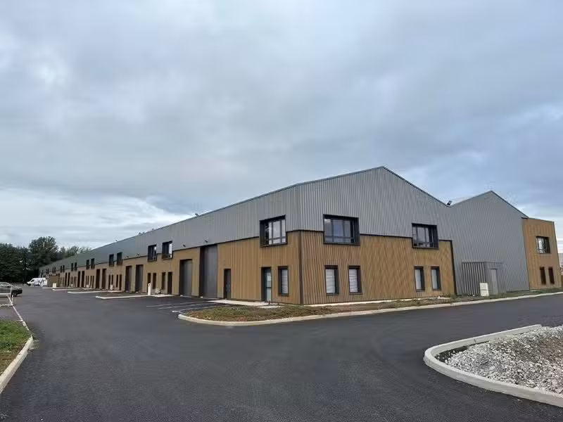 Local d'activité 234m² à vendre à Bourgoin-Jallieu