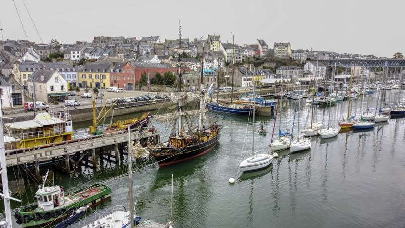 A louer local 218m² polyvalence au Port Rhu