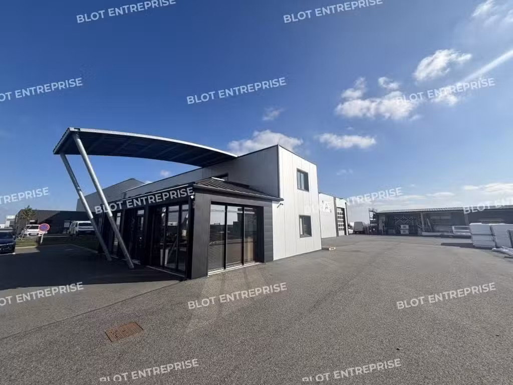 A vendre locaux d'activités 1007m² ZA Ancenis