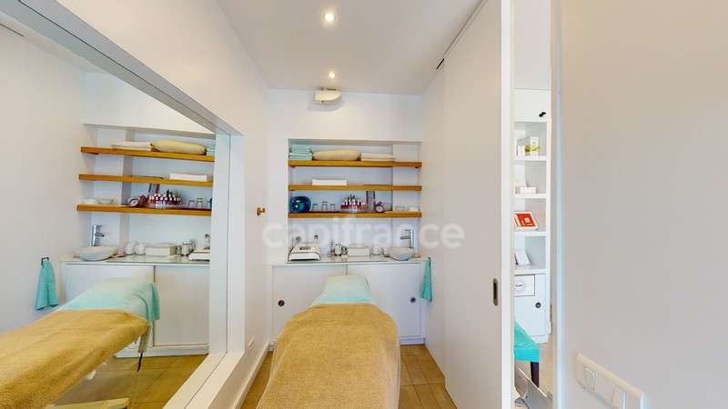 A vendre institut de beauté en zone commerçante 12