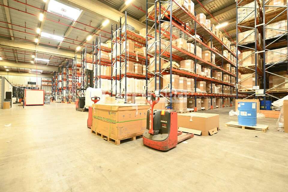 A louer entrepôt logistique 5391m² à Mions