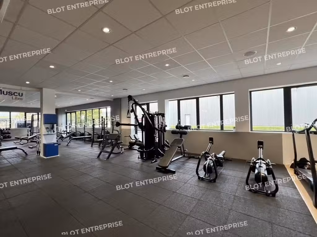 A louer bureaux 635m² sur 3200m² Rennes Ouest