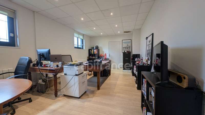 AV local d'activité 1460m² à Randonnai proche RN12