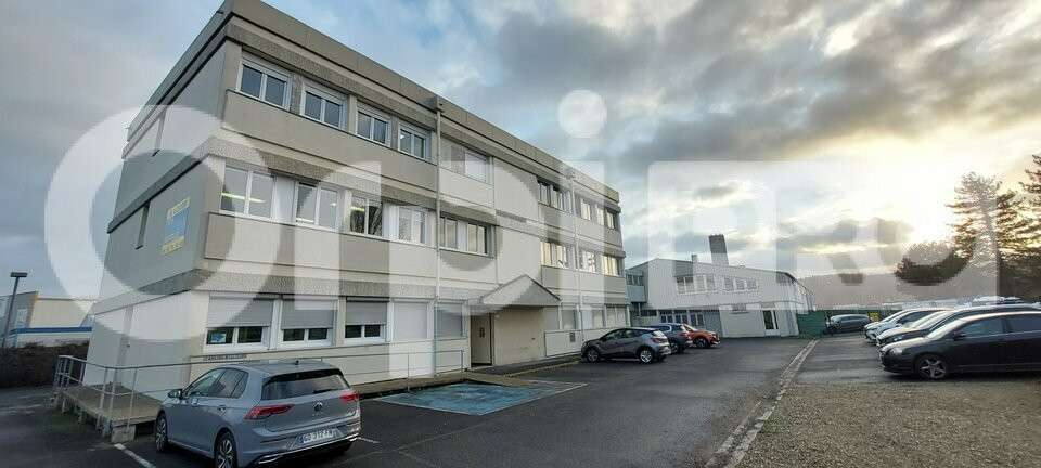 Locaux mixtes 1364m² à vendre à Nogent sur Oise