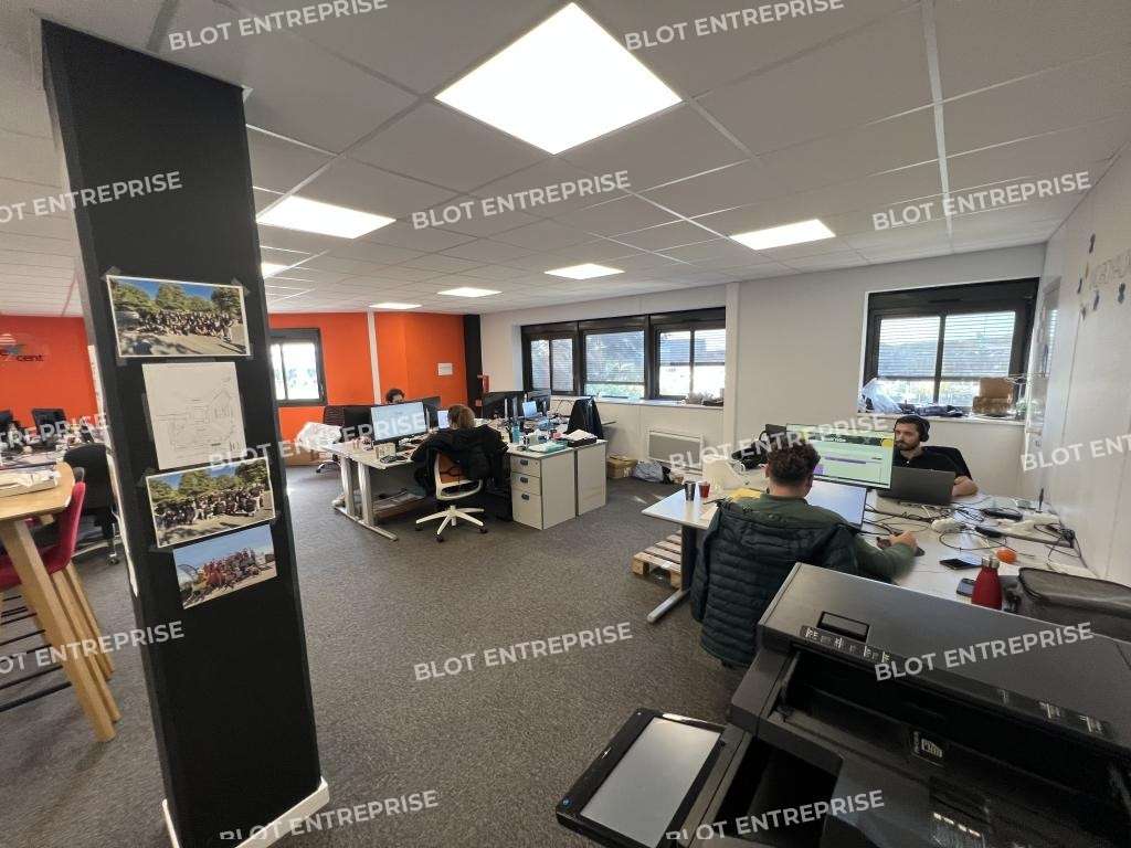A louer bureaux 322m² Bouguenais proche aéroport