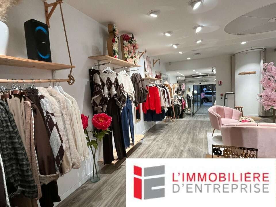 Local commercial de 127m² à louer à Vannes centre