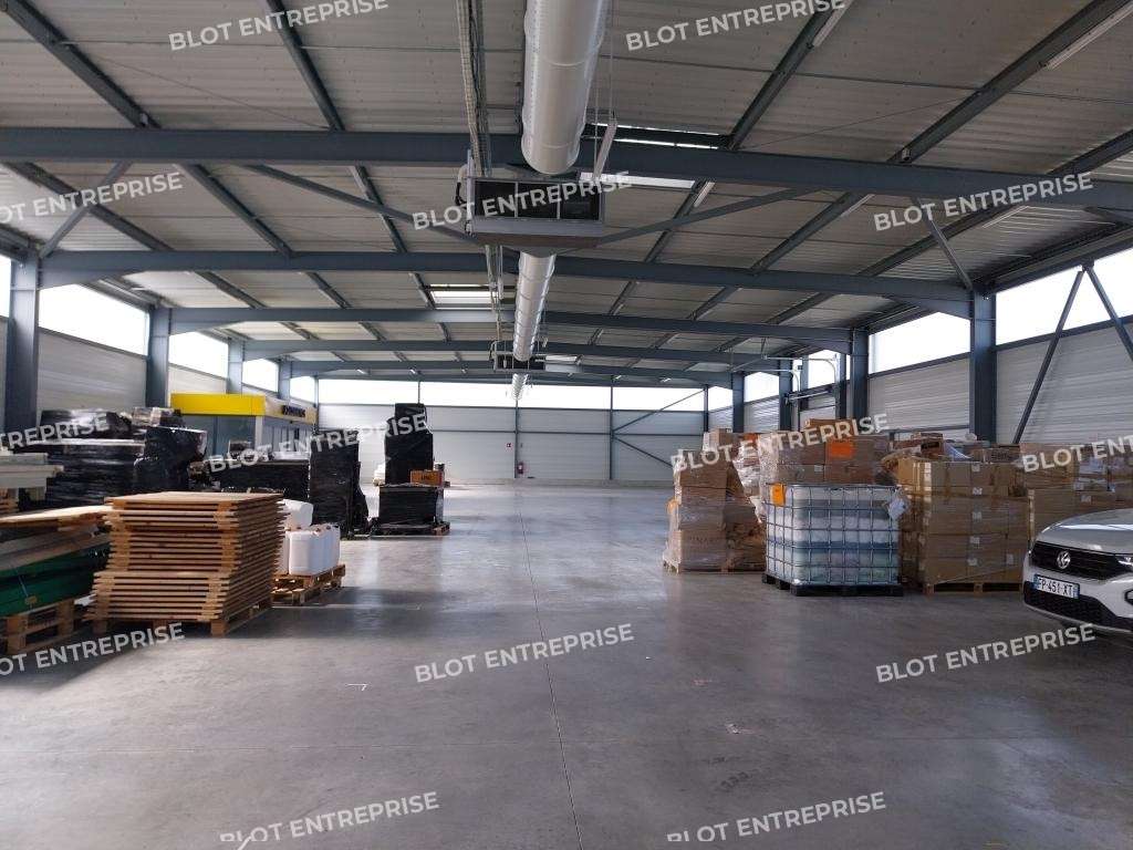 A vendre bâtiment d'activités de 915m² à Allaire