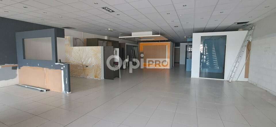 A louer local 275m² La Rochelle zone dynamique