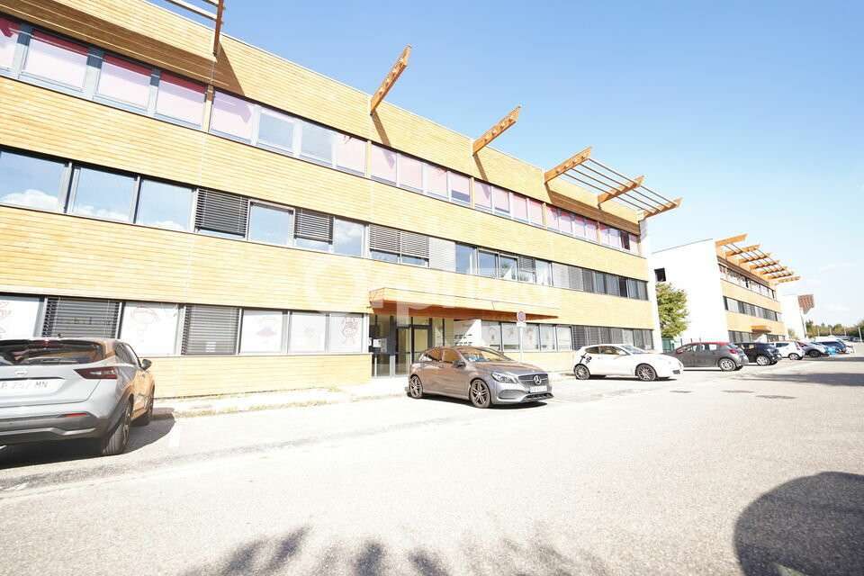 Bureaux à louer 306m² divisible à Saint Priest