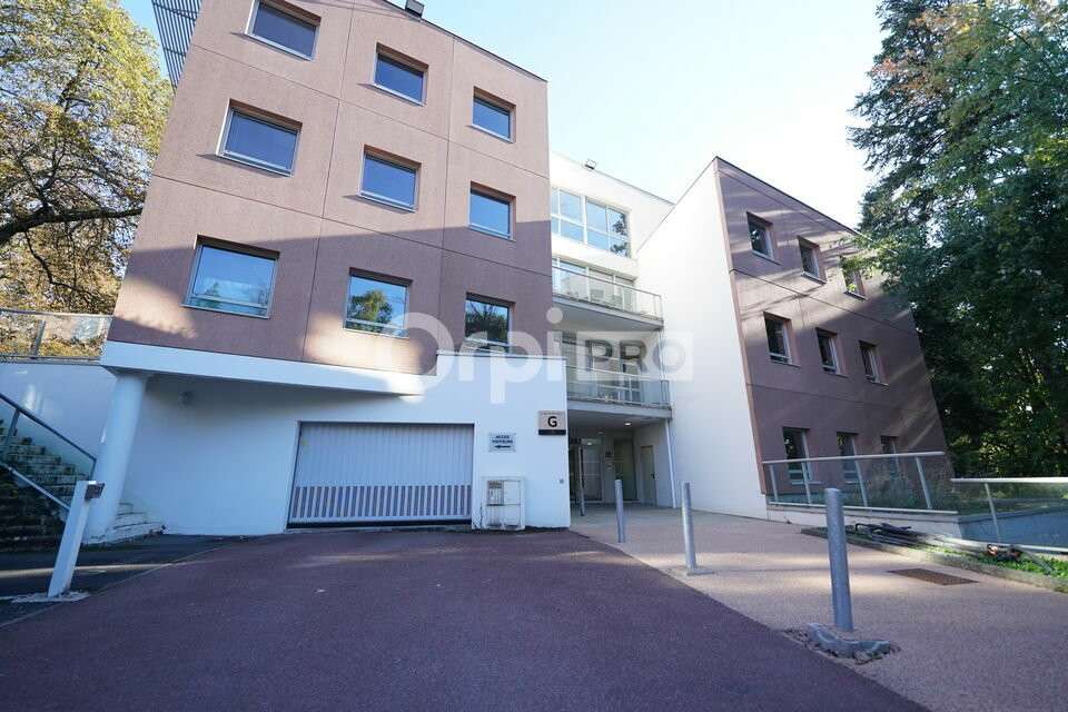 Bureaux à louer 1233m² divisible à Écully