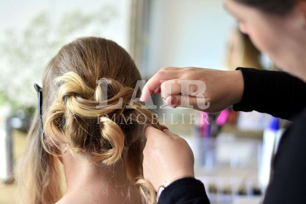 A vendre salon de coiffure en centre cial à Laval