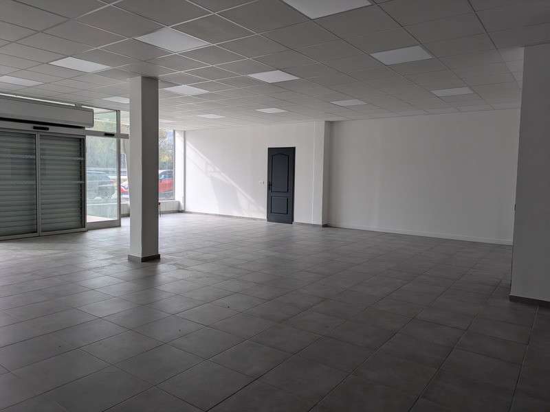 Local 167m² à vendre à Saint-Martin-le-Vinoux