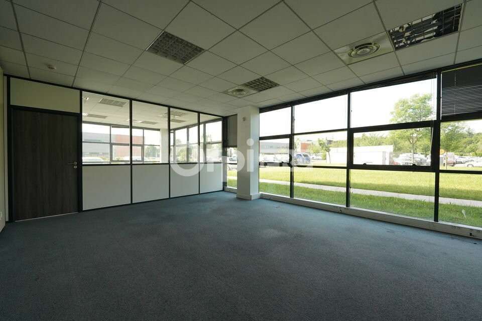 Bureaux 180m² à louer à Saint Priest