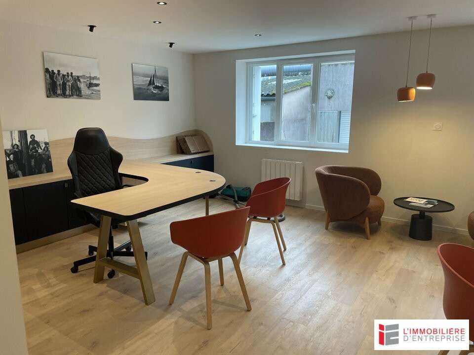 A louer bureaux 60m² rénovés à Brest port commerce