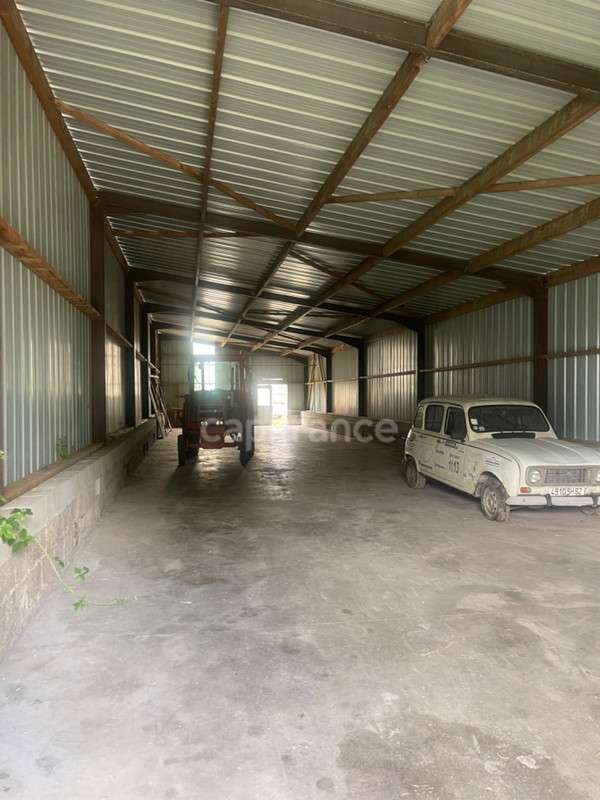 Loue bâtiments de stockage à Sains-en-Gohelle