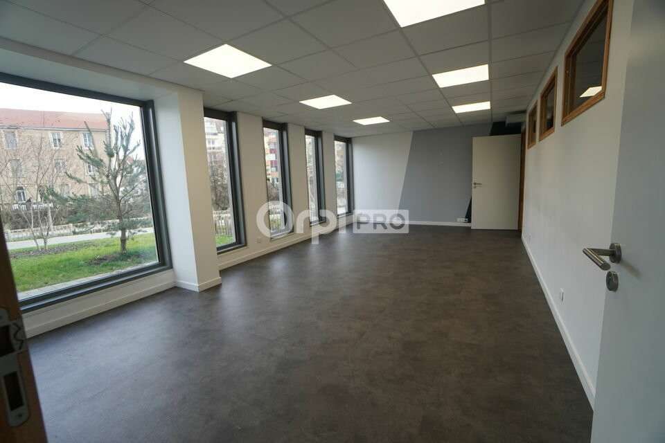 Bureaux 230m² ERP5 à louer à Dijon