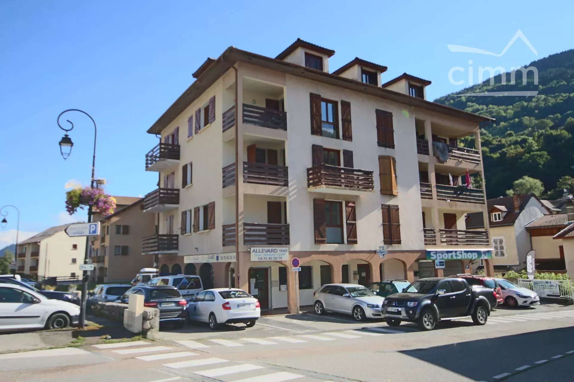 Location local commercial 52m² à Allevard centre