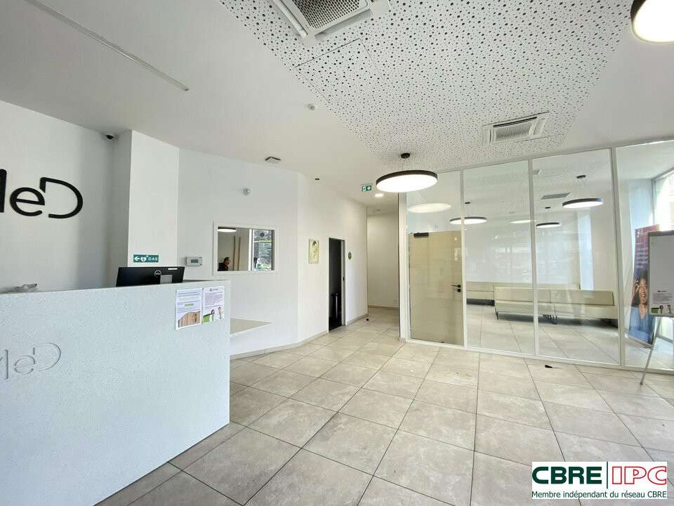 A louer local commercial de 356m² à Bayonne centre