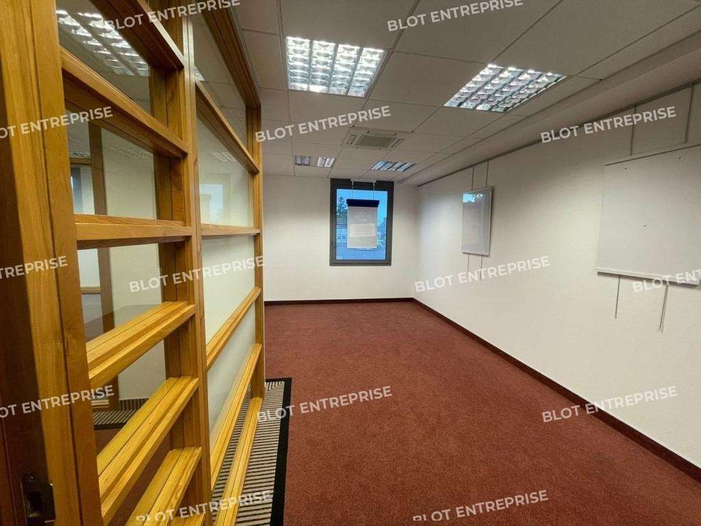 A louer bureaux 70m² lumineux Ploufragan centre